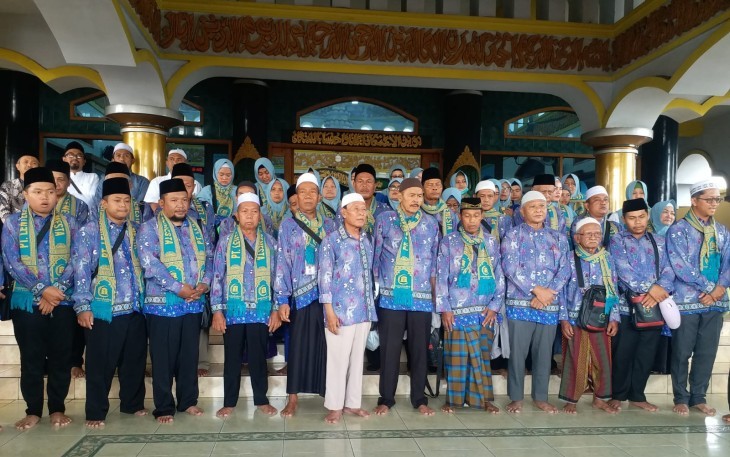 Pemdes Gampingan Berangkatkan Peserta Umrah Hasil Undian