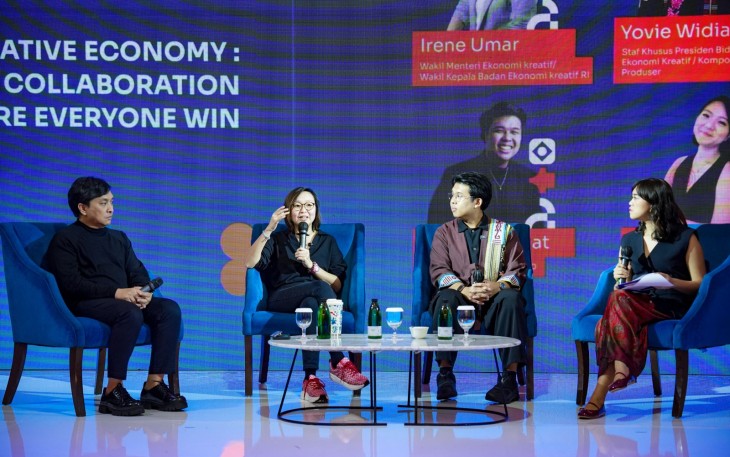 Wakil Menteri Ekonomi Kreatif, Irene Umar, menjadi panelis dalam Bangkit Fest 2025 di Mangkuluhur Artotel Suites, Jakarta, Senin (17/11/2025)