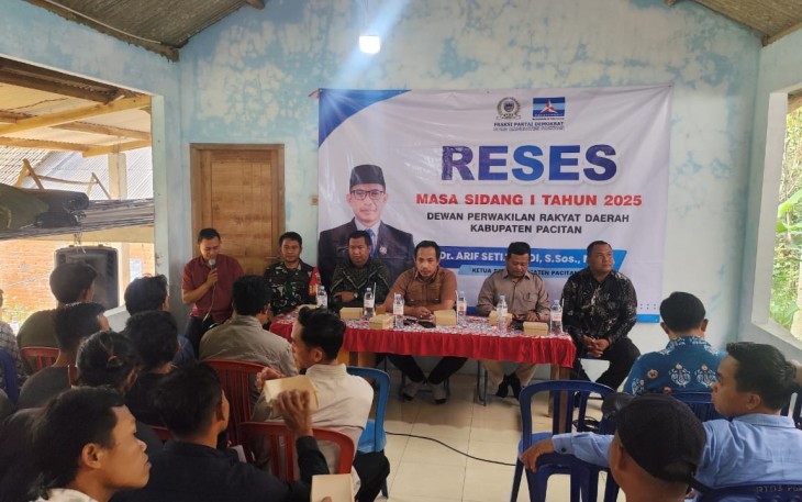 Babinsa Koramik 0801/08 Tulakan Dampingi Reses Masa Sidang I Tahun 2025 di Desa Bubakan