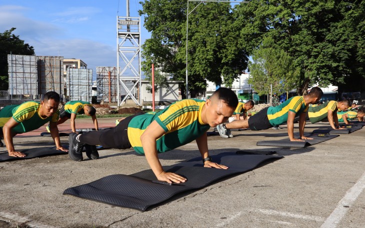 Satgas Yonarmed 12 Kostrad Mantapkan Fisik Prajurit dengan Latihan Kalistenik
