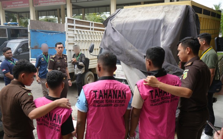 Bea Cukai Lhokseumawe Serahkan Tersangka dan Barang Bukti Rokok Ilegal ke Kejaksaan