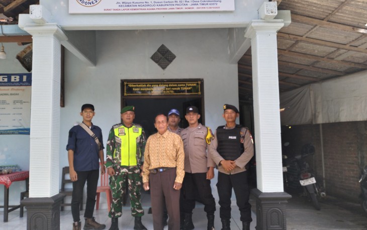 Peran Aktif Babinsa Koramil 0801/07 Ngadirojo Dalam Perayaan Natal Tahun 2025 di Wilayahnya