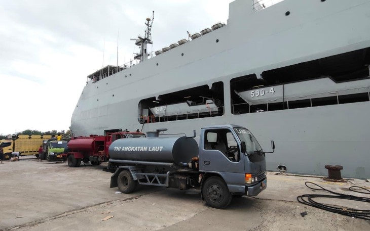 KRI Makassar-590 tiba di Pelabuhan Krueng Geukueh Aceh 