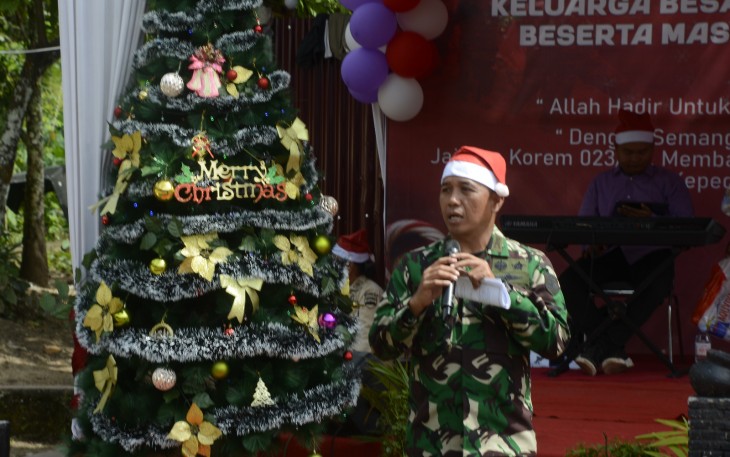 Korem 023/KS Gelar Perayaan Natal Bersama Masyarakat Korban Bencana di Posko Aek Parira