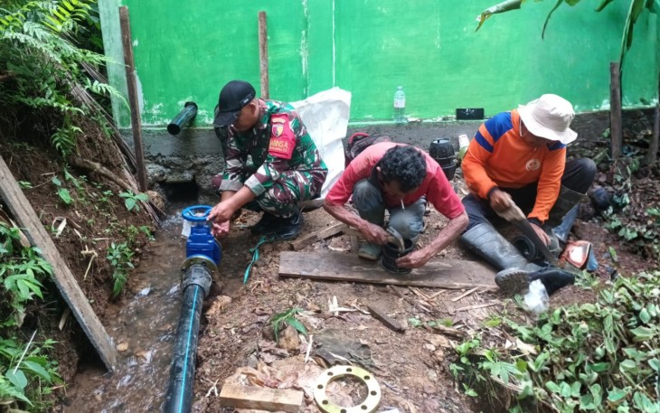 TNI Dukung Ketahanan Pangan Lewat Irigasi Pompanisasi di Trenggalek