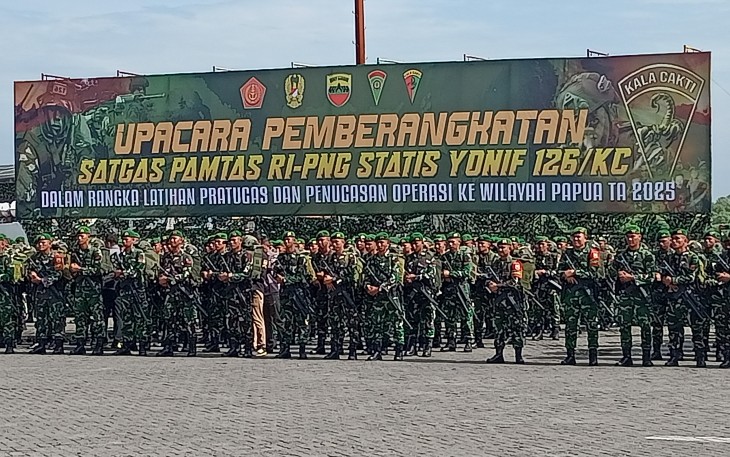 Pangdam I/BB Pimpin Upacara Keberangkatan Satgas Pamtas RI-PNG di Pelabuhan Belawan.