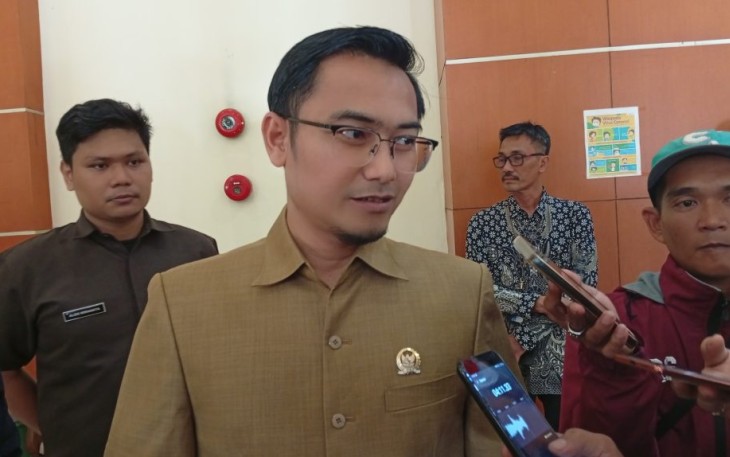 Ketua DPRD Kota Depok Ade Supriatna 