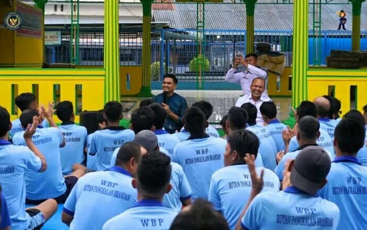 Erwin Siregar Kepala Rutan Pangkalan Brandan Laksanakan Kontrol dan Ramah Tamah kepada Warga Binaan.