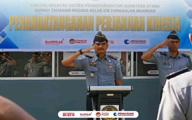 Karutan Pangkalan Brandan Pimpin Apel Pagi.