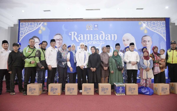 Fraksi PAN DPR RI salurkan paket sembako di Jakarta, Sabtu (15/3)