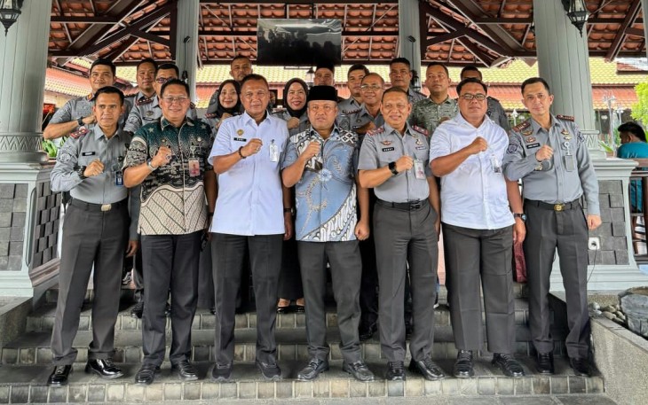 Kunjungan Komisi XIII DPR RI ke Sumut Disambut Kankanwil Yudo Suseno Beserta Karutan Kelas I Medan Andi Surya