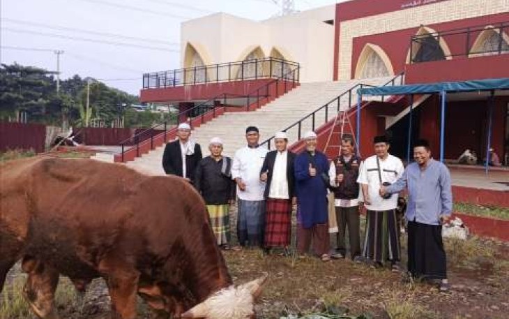 Pemotongan hewan qurban Masjid Jami' Asy-Syahid Kota Depok, Jum'at (6/6)