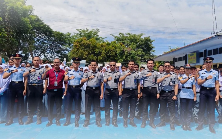 Karutan Labuhan Deli Bersama Para Siswa dan Taruna Poltekip Poto Bersama Usai Kegiatan Penyuluhan 