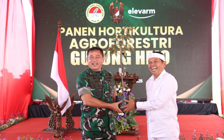 Kasad Jenderal TNI Maruli Simanjuntak, M.Sc., bersama Gubernur Jawa Barat Dedi Mulyadi