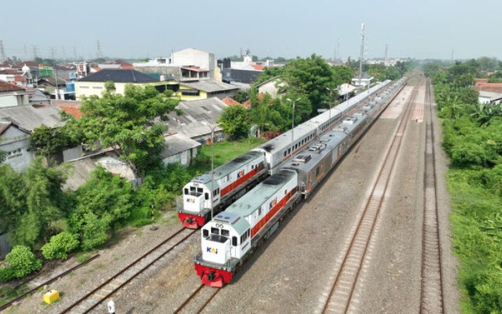 Empat Kereta Jarak Jauh terlambat imbas luapan banjir di wilayah KAI Daop 4 Semarang