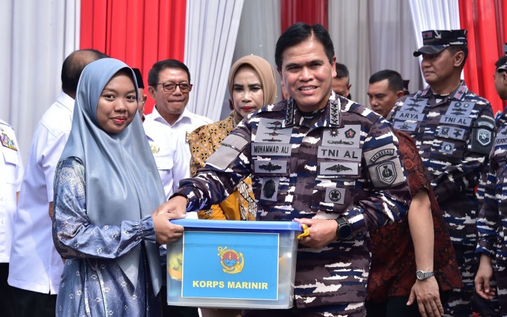 Kepala Staf TNI Angkatan Laut (Kasal) Laksamana TNI Dr. Muhammad Ali saat meresmikan Panti Asuhan Laksamana Muda Mas Pardi di Sidoarjo