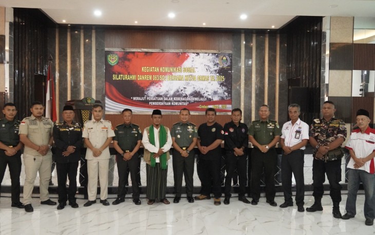 Danrem 063/SGJ Kolonel Inf Hista Soleh Harahap S.I.P.,M.I.P. didampingi para Kasi menggelar kegiatan Silahturahmi Ketua Ormas se wilayah Kota/Kab Cirebon bertempat di Aula Korem 063/Sunan Gunung Jati JL Brigjend Dharsono, Sunyaragi, Kec. Kesambi, Kota Cirebon, Rabu (12/3/2025)