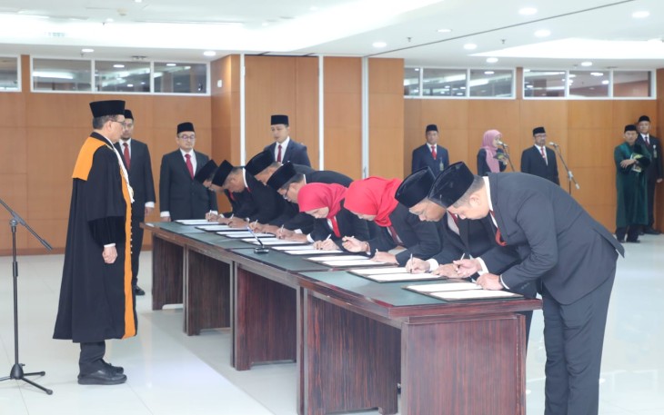 Prosesi pelantikan 8 Panitera Pengganti pada Mahkamah Agung