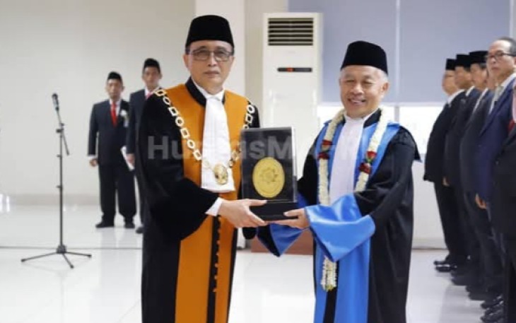 Ketua Mahkamah Agung (MA) Prof. Dr. H. Sunarto, S.H., M.H., memimpin upacara wisuda purnabakti Ketua Pengadilan Tinggi Tata Usaha Negara (PT TUN) Jakarta, H. Oyo Sunaryo, S.H., M.H. 