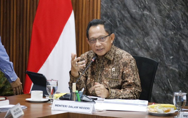 Mendagri Muhammad Tito Karnavian dalam Rapat Koordinasi Terbatas bersama Pemda terkait kesiapan pembangunan PSEL di Kantor Kementerian Koordinator (Kemenko) Bidang Pangan, Jakarta, Kamis (17/7/2025).