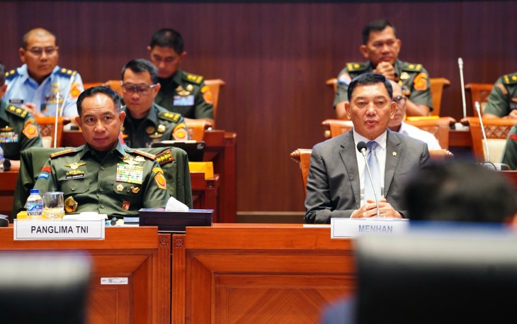 Menhan dan Panglima TNI saat hadiri Rapat Kerja Bersama Komisi I DPR RI