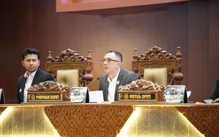 Wakil Ketua DPRD Jawa Timur, Deni Wicaksono