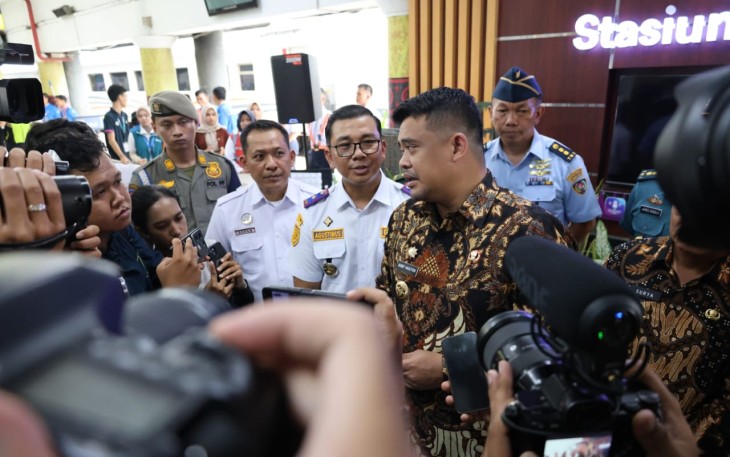 Keberangkatan pemudik dari Stasiun Besar Medan, Kamis (27/3/2025).