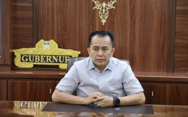 Penjabat (Pj) Gubernur Papua Agus Fatoni saat memimpin Rapat bersama Forum Koordinasi Pimpinan Daerah (Forkopimda) di Gedung Negara, Jayapura, Papua, Jumat (05/09/2025).