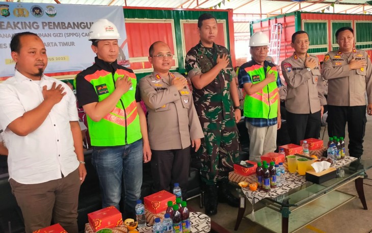 Polres Metro Jakarta Timur saat Ground Breaking Serentak Pendirian SPPG di Rawa Terate.