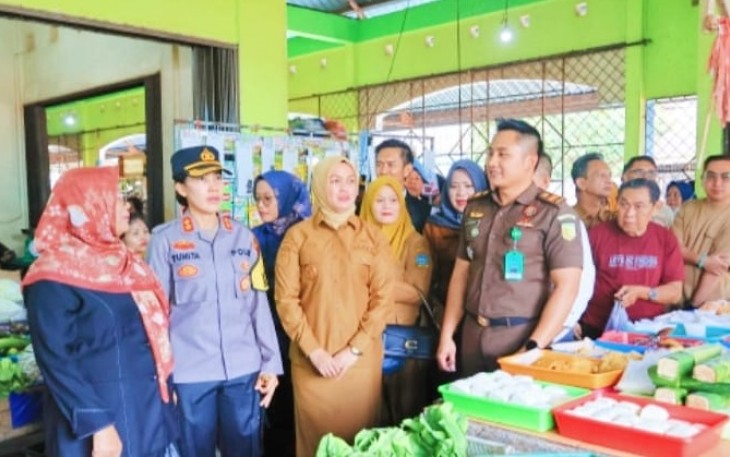 Wabup Bintan Monitoring Harga dan Stok Bahan Pokok di Pasar Tradisional