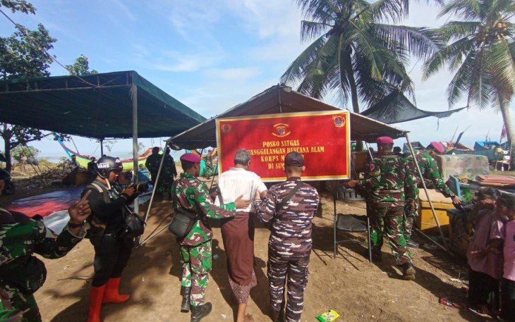 Rumah Sakit Lapangan Marinir saat Layani Kesehatan Ratusan Warga Aceh