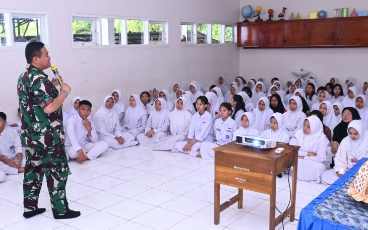 Lanud Sultan Hasanuddin saat Sosialisasi SPMB SMA Pradita Dirgantara di SMP Angkasa