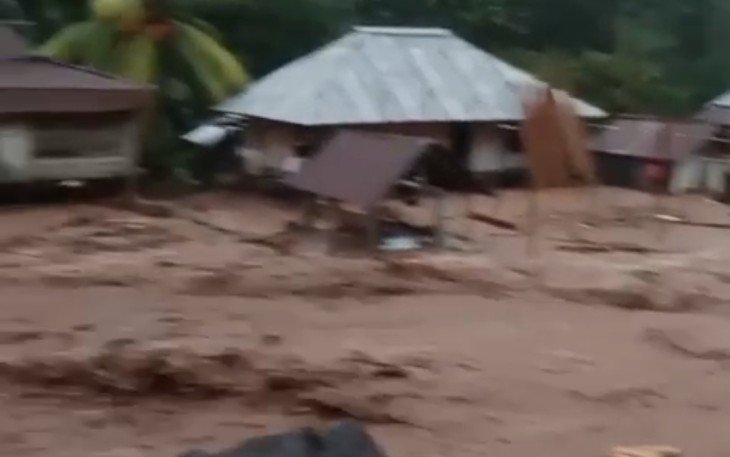 Bencana banjir bandang yang melanda Kecamatan Mauponggo, Kabupaten Nagekeo, Provinsi Nusa Tenggara Timur (NTT) pada Senin (8/9)
