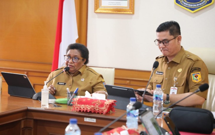 Rapat Percepatan Penyaluran Dana Otsus dan DTI Tahap I Tahun 2025 yang digelar secara hybrid dari Kantor Pusat Kementerian Dalam Negeri (Kemendagri), Jakarta, Senin (30/6/2025).