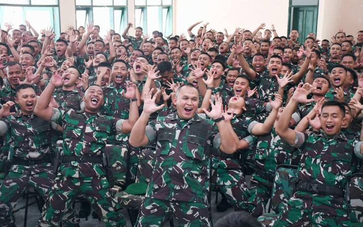 Danrem 081/DSJ, Kolonel Arm Untoro Hariyanto memerintahkan prajuritnya di Yonif 511/DY agar tidak cengeng dalam menghadapi masalah