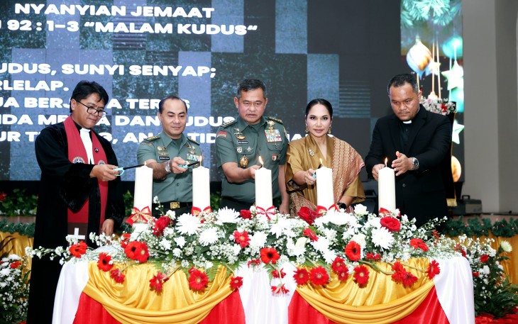 Kasad saat Rayakan Natal Bersama