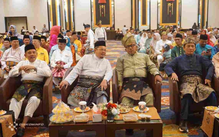 Wali Kota Lis Darmansyah Hadiri Pengukuhan dan Rapat Kerja PMR Kota Tanjungpinang Periode 2025-2030