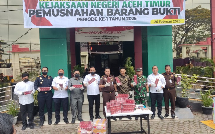 Bea Cukai Langsa Bersama Kejaksaan Aceh Timur Musnahkan 1 Juta Batang Rokok Ilegal 