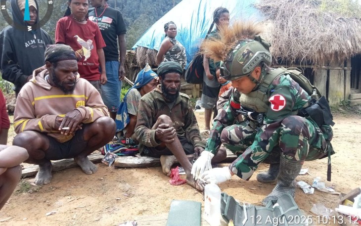  Satgas Yonif 700/Wira Yudha Cakti (WYC) melalui Pos Wuloni terus menebar kepedulian di wilayah penugasan