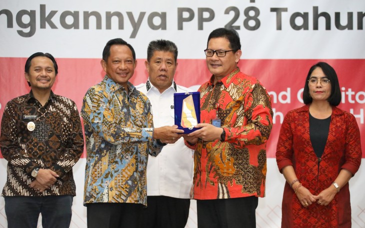 Mendagri saat menjadi pembicara kunci pada Rapat Koordinasi Nasional (Rakornas) Posisi dan Kewenangan Pemerintah Daerah dalam Kebijakan KTR Pasca-Diundangkannya Peraturan Pemerintah (PP) Nomor 28 Tahun 2024 di Grand Capitol Ballroom, Manhattan Hotel, Jakarta, Kamis (12/6/2025)