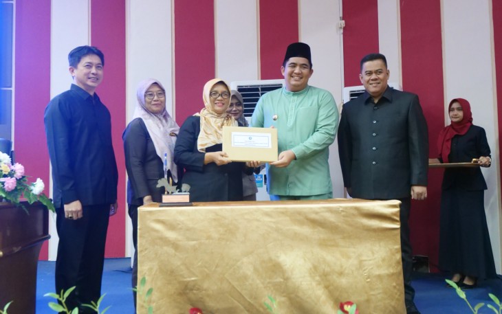 Bupati Bintan Bacakan LKPJ Dalam Rapat Paripurna