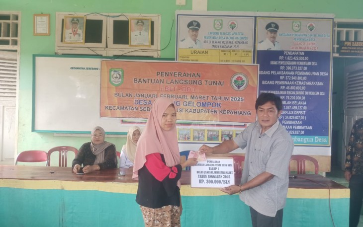 Pemerintah Desa Talang Gelompok Salurkan BLT DD kepada 9 KPM Warga