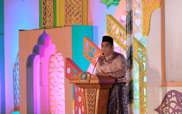 Bupati Bintan Roby Kurniawan saat membuka Musabaqah Tilawatil Qur'an dan Hadits (MTQH) Ke XIV tingkat Kabupaten Bintan, Senin malam (14/04) di Arena Astaka Utama Gedung Nasional Tanjung Uban, Kecamatan Bintan Utara.