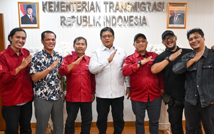  Wakil Menteri Transmigrasi Viva Yoga Mauladi saat menjadi tamu Podcast Aktual Forum, Jakarta, 13/8/2025. Podcast itu dipandu oleh Pimred Aktual.Com Rizal Maulana