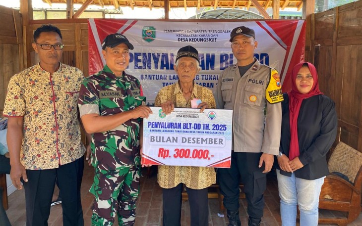 Peran TNI–Polri Mengawal Penyaluran BLT Dana Desa di Trenggalek