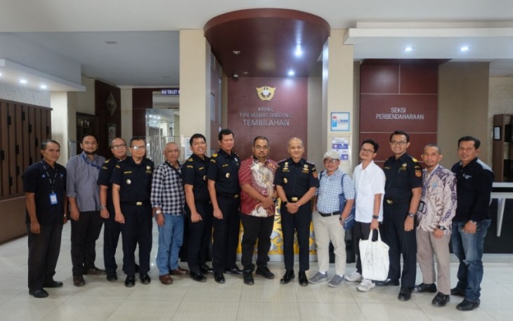 Bea Cukai melaksanakan asistensi kepada perusahaan yang berstatus Authorized Economic Operator (AEO)