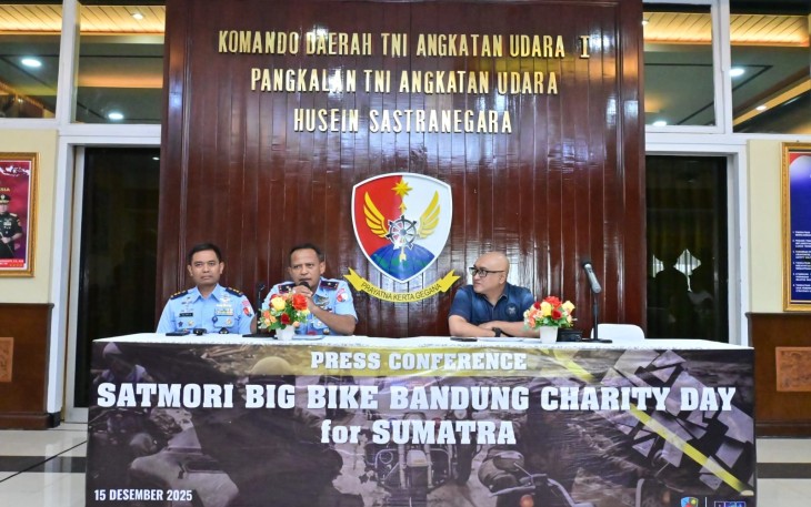  Lanud Husein Sastranegara berkolaborasi dengan komunitas motor besar dan otomotif di Kota Bandung menggelar penggalangan donasi bagi korban bencana alam banjir bandang dan tanah longsor di wilayah Sumatera Barat, Sumatera Utara, dan Aceh