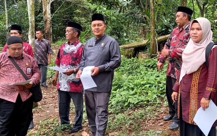 Guru Masridawati Rela Hibahkan Tanah Demi Penegerian Madrasah