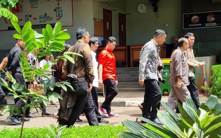 Uskup Agung Jakarta, Kardinal Ignatius Suharyo, melakukan kunjungan ke Rumah Tahanan Komisi Pemberantasan Korupsi (Rutan KPK) pada Senin pagi, 14 April 2025