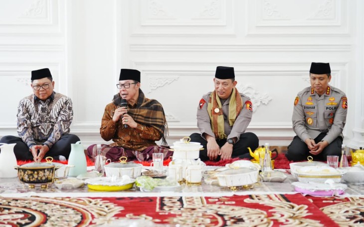 Kapolri Silaturahmi ke Dewan Sepuh hingga Resmikan Pondok